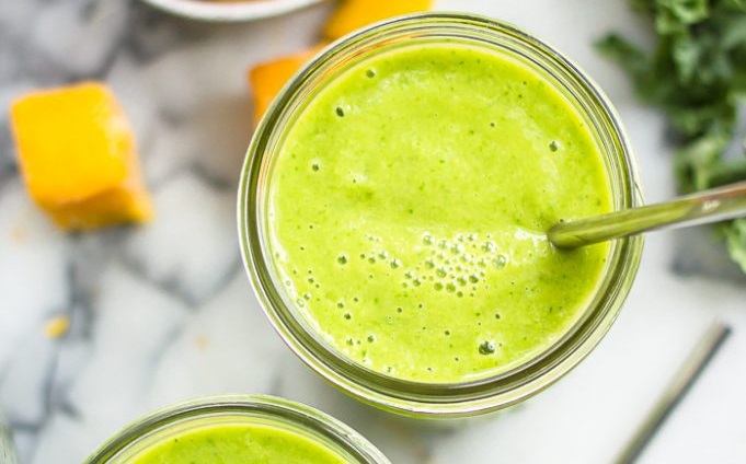 Mango + Kale smoothie 